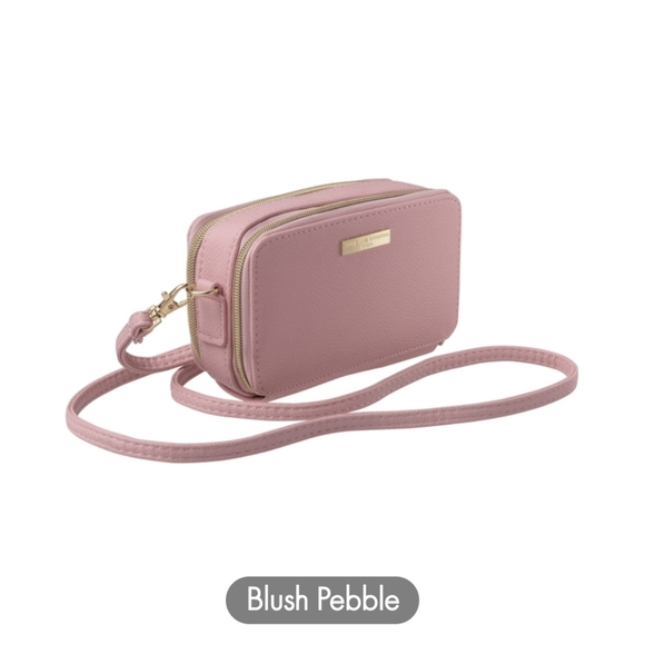 Adrienne Vittadini Phone Charging Crossbody - Picture 1 of 3
